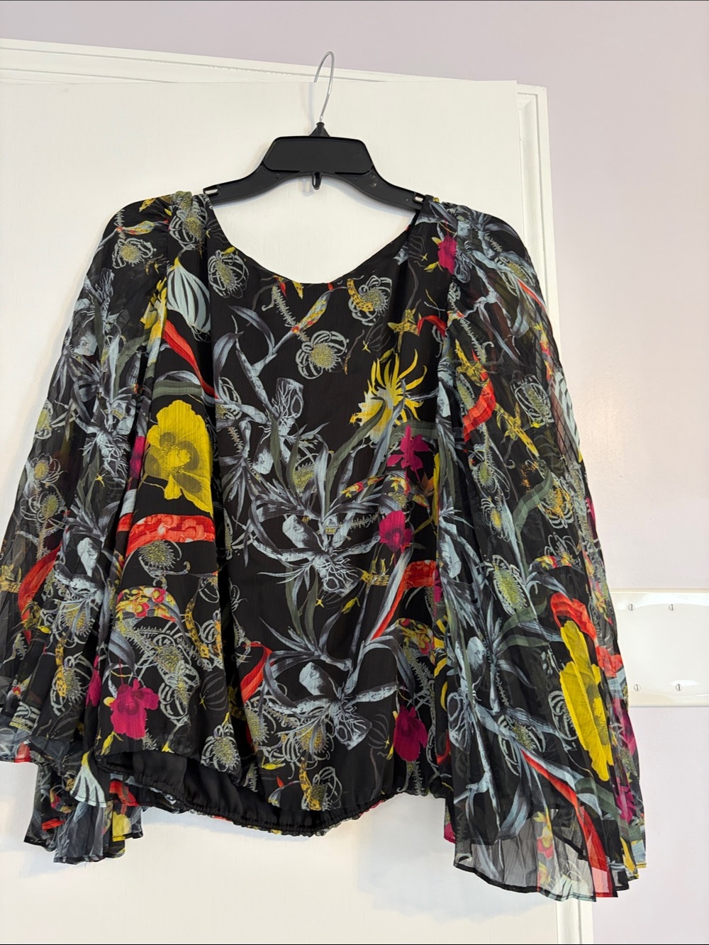 Alice + Olivia Black Floral Puff-Sleeve Chiffon Blouse